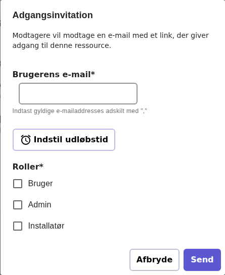Dialogen "Adgangsinvitation" på enua.cloud — et felt til modtagerens e-mail, en valgfri udløbstid, og afkrydsningsfelter for rollerne Bruger / Admin / Installatør